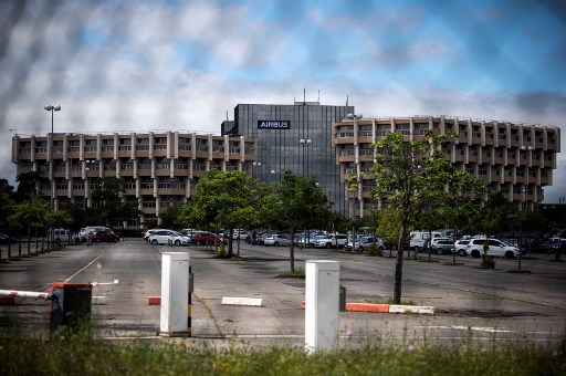 M01, le bâtiment iconique du constructeur Airbus à Toulouse, au sud-ouest de la France. (Lionel BONAVENTURE/AFP)