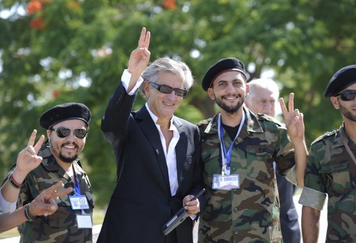 Le philosophe français Bernard-Henri Levy à Tripoli avec des combattants du Conseil national de Transition en 2011 (Eric Feferberg/AFP)