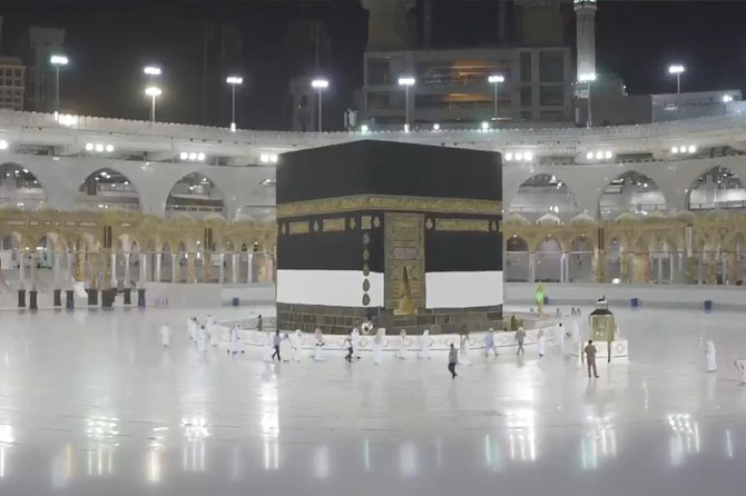 Embaumement de la Kaaba ce matin à La Mecque