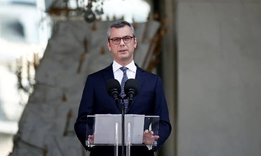 Gouvernement: casting "spectaculaire" pour un "coup de barre à droite" avant 2022, selon la presse française