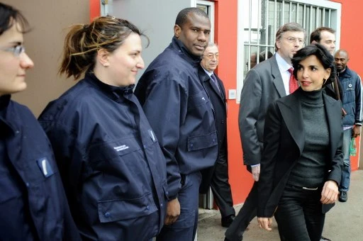 Amoureuse d'un détenu, elle lui faisait des cadeaux: une surveillante interdite d'exercer