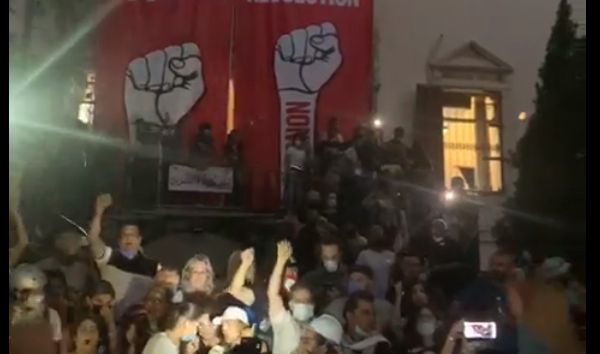 Liban: des manifestants prennent d'assaut le ministère des Affaires étrangères