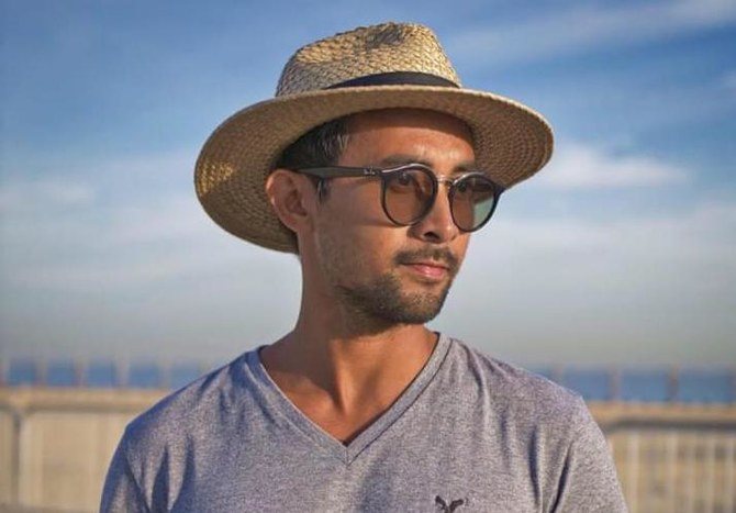 Un artiste de Dubaï rend hommage au désert de la ville