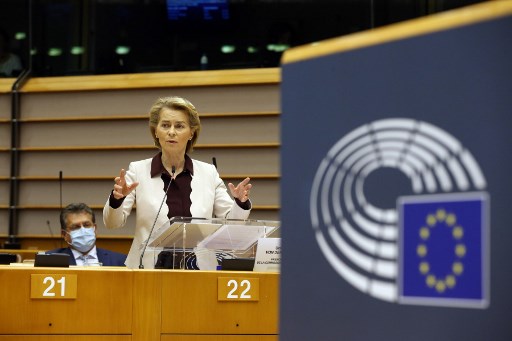 La présidente de la Commission européenne Ursula Von Der Leyen au Parlement européen, à Bruxelles. (François Walschaerts/AFP)