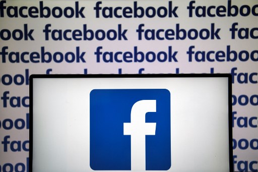 Facebook limite la portée des médias liés à des groupes politiques