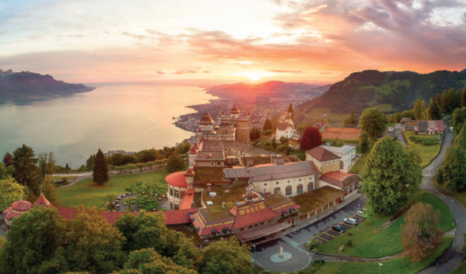 Caux Palace Hotel est le siège de la Swiss Hotel Management School, qui utilise les locaux pendant les semestres scolaires tandis qu'Initiatives et Changement y organise chaque année des conférences d'été. (Fourni)