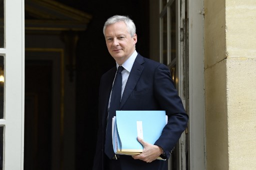 Le gouvernement met "au même niveau" urgence économique et urgence sanitaire