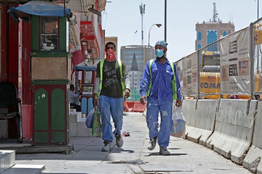 Les travailleurs immigrés au Qatar toujours victimes d'abus, dénonce HRW