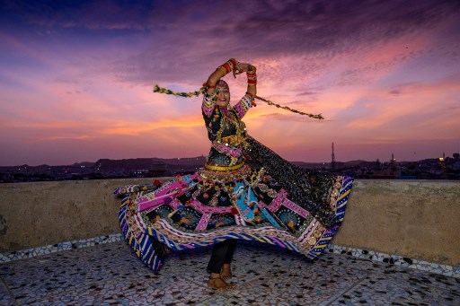 Avec la pandémie, les danseuses du Rajasthan portent leur art en ligne