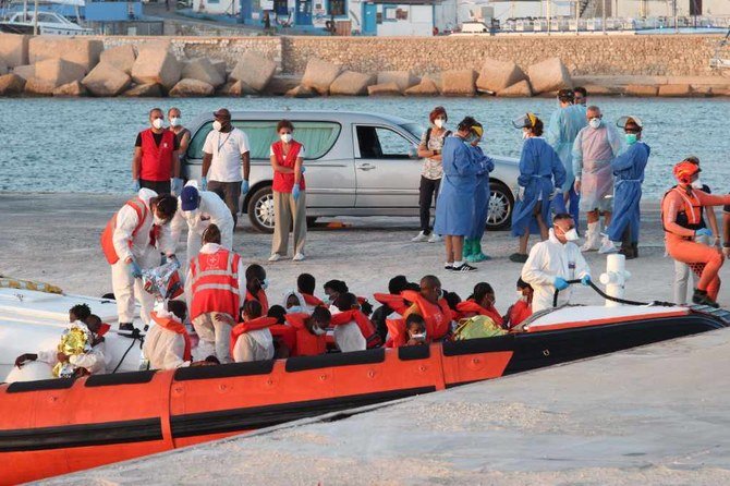 Méditerranée: Trois morts dans l'incendie d'un bateau