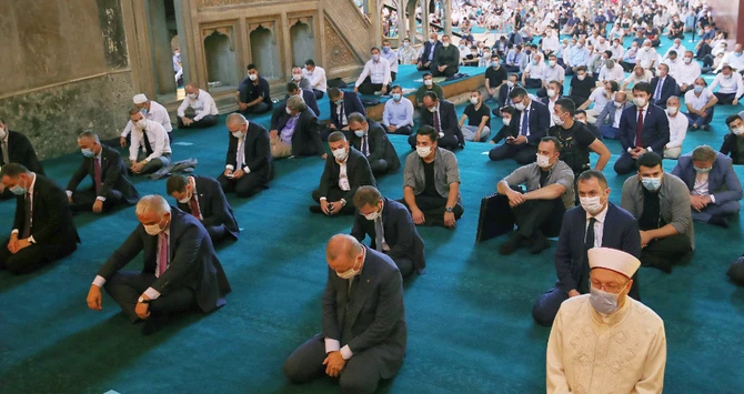 Les prières à Sainte-Sophie "déclenchent de nouveaux cas de Covid-19 en Turquie"