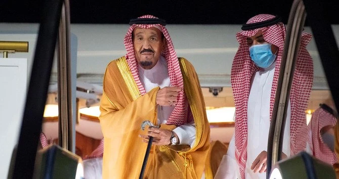 Le Roi Salman arrive à Neom