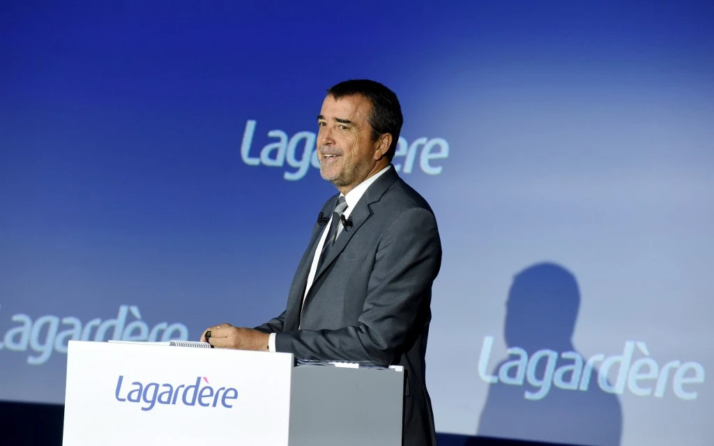 « Le conseil de surveillance a approuvé le renouvellement du mandat de gérant de Monsieur Arnaud Lagardère pour une durée de quatre ans à compter du 17 août 2020 », écrit le groupe dans son communiqué