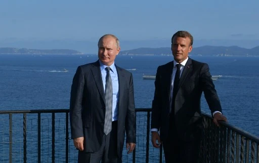 Macron accueille Merkel sur la Côte d'Azur pour préparer la rentrée