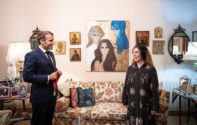 La légendaire Fairouz habillée par Elie Saab lors de sa rencontre avec Macron
