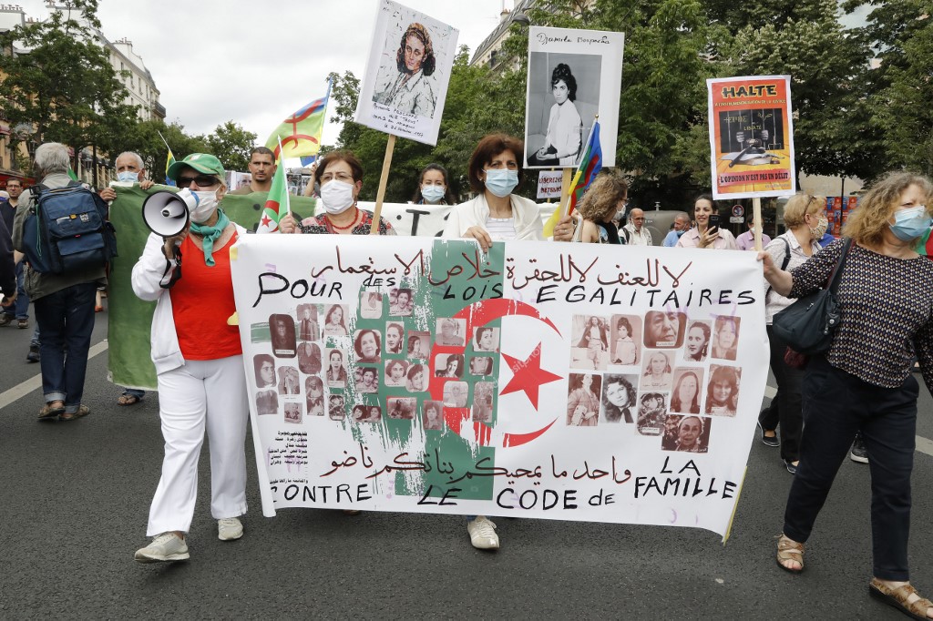 Des manifestants pro-Hirak à Paris l (François GUILLOT / AFP)