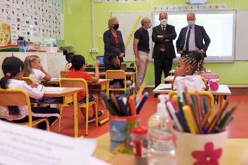Covid-19: les enseignants bientôt équipés en masques « inclusifs »
