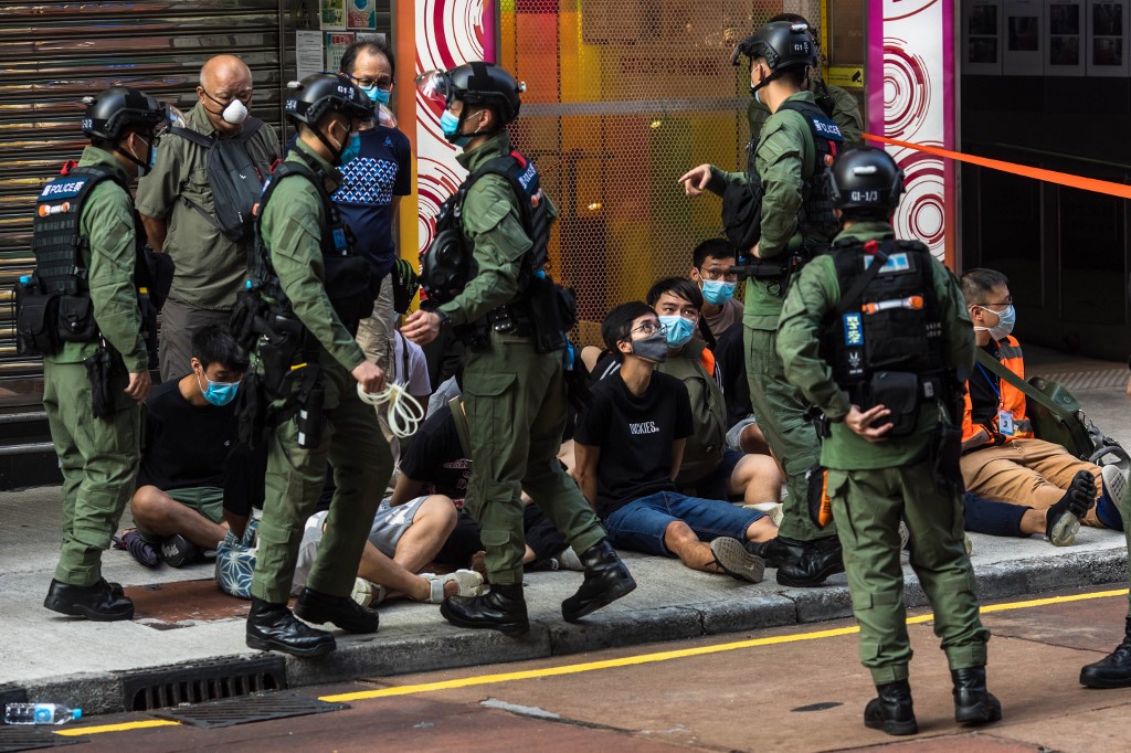 La police hongkongaise arrête des manifestants du rassemblement interdit (Photo, Dale DE LA REY/AFP).