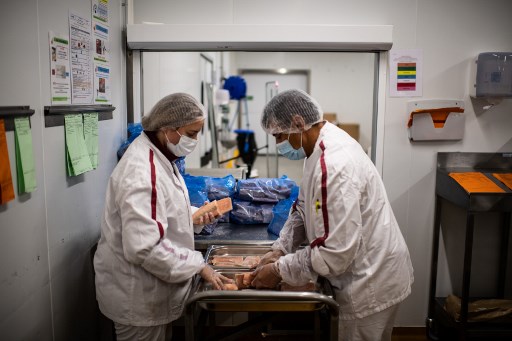Quand la restauration collective mise sur les seniors et teste de nouvelles recettes