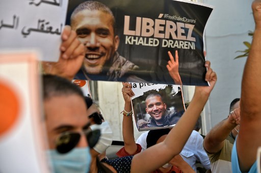 Algérie: le journaliste Khaled Drareni jugé en appel, mobilisation pour sa libération