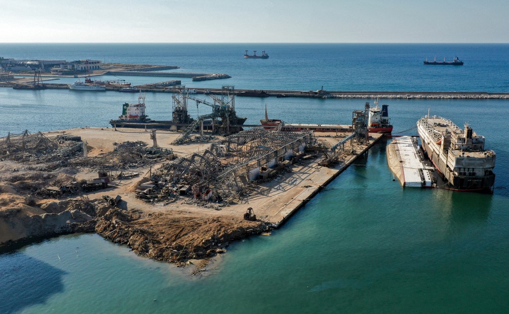 Vue aérienne de l'entrepôt détruit du port de Beyrouth. (AFP)