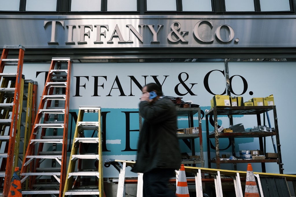 Le rachat du joaillier Tiffany par LVMH est pour l’instant au point mort (Photo, Spencer PLATT/GETTY IMAGES NORTH AMERICA/AFP).