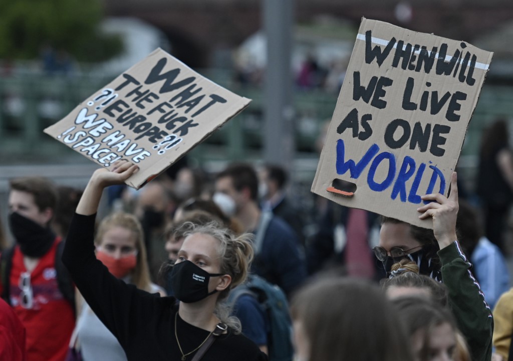 Lesbos: cinq ans après, le débat sur l'accueil des migrants ressurgit en Allemagne