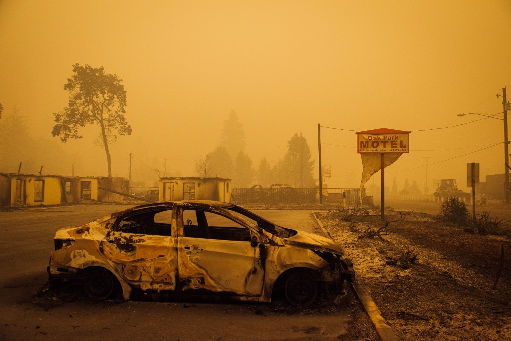 Evacuations massives face aux incendies meurtriers dans l'ouest des Etats-Unis
