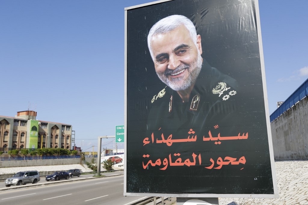 Portrait du général Qassem Soleimani dont la mort dans une attaque de drone a provoqué des menaces de représailles de la part de l’Iran (Photo, Joseph EID/AFP).