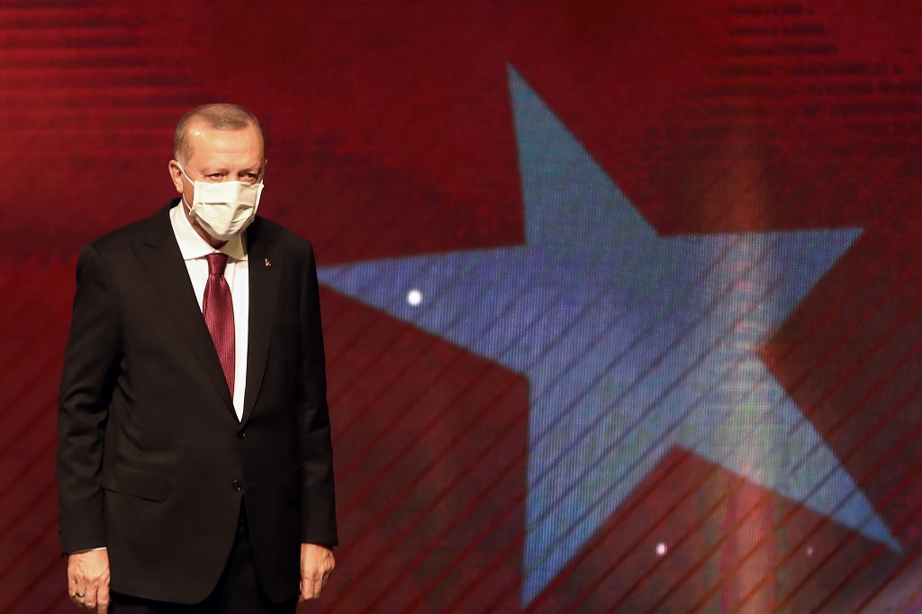 Méditerranée: Erdogan qualifie Macron d’ « ambitieux incapable »