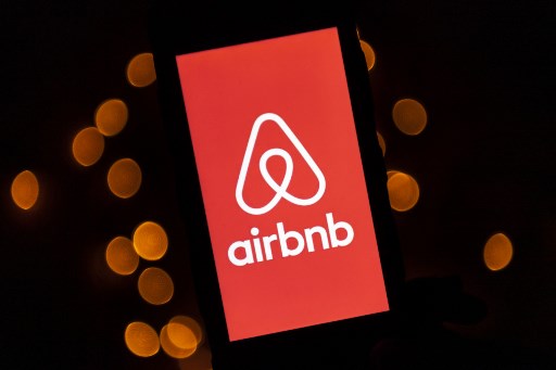 De grandes villes européennes réclament une régulation plus sévère contre Airbnb