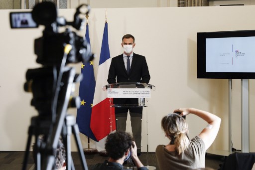 Conférence de presse du ministre français de la Santé Olivier Veran le 17 septembre (Geoffroy Van Der Hasselt/AFP)