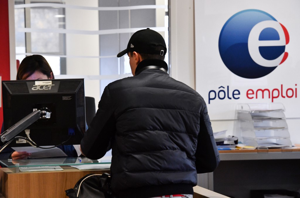 Selon les chiffres publiés par Pôle emploi, le nombre de demandeurs d’emploi chez les moins de 25 ans augmente (Photo, Pascal GUYOT/AFP).