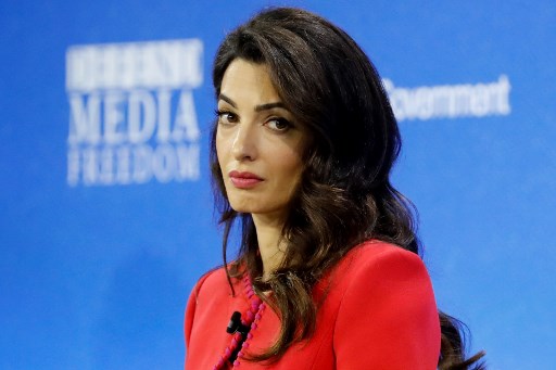 L’avocate des Droits de l’Homme Amal Clooney lors d’un panel de la conférence globale pour la liberté des médias à Londres. (Tolga Akmen/AFP)
