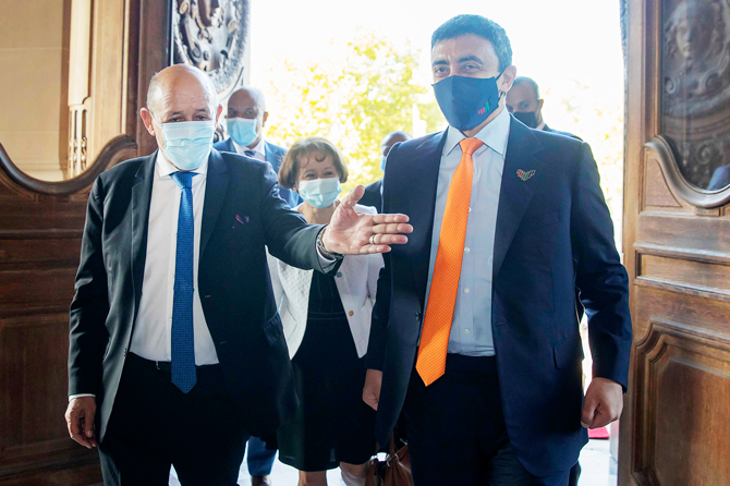 Abdallah ben Zayed à Paris pour des entretiens avec Le Drian