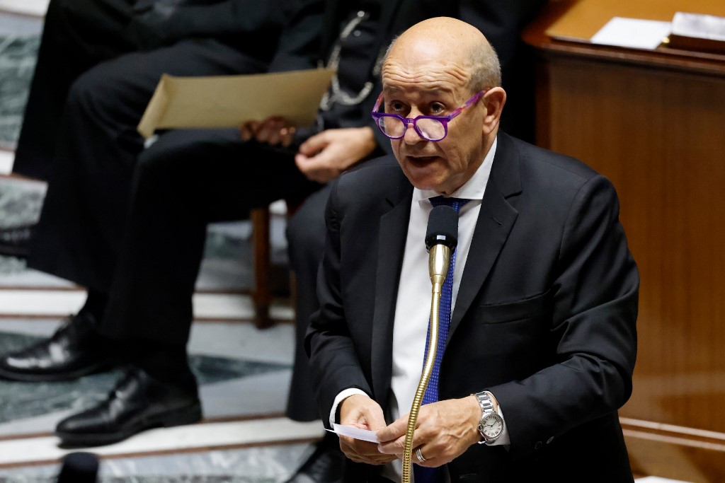 Le Drian: "Sans réformes, il n'y aura pas d'aide financière internationale. Mises en œuvre, nous ne ménagerons pas nos efforts"