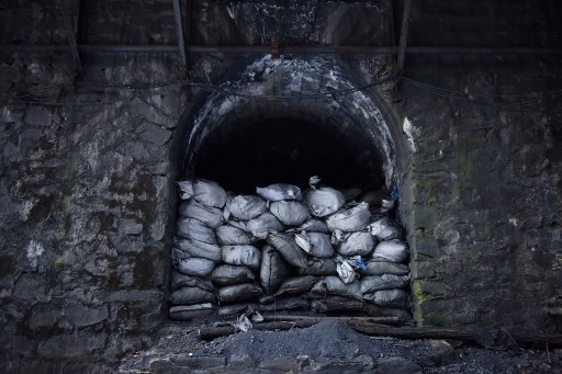 Chine: 17 personnes piégées dans une mine après une fuite de gaz