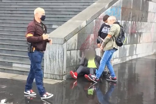 Attaque à Paris: l'identité réelle de l'assaillant au cœur de l'enquête