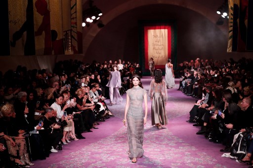 La Fashion week de Paris s'offre un lancement jeune et numérique