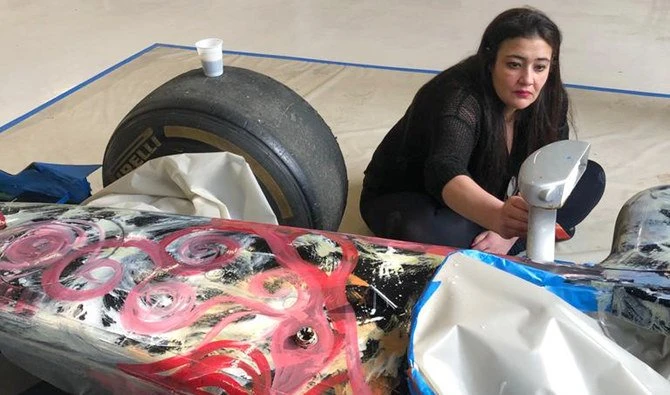 Shalimar Sharabatly, peintre saoudienne sur carrosserie, expose à Djeddah à l'occasion de la fête nationale