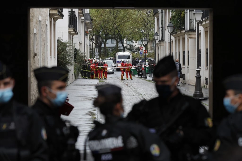 Charlie Hebdo: Paris plonge dans la peur