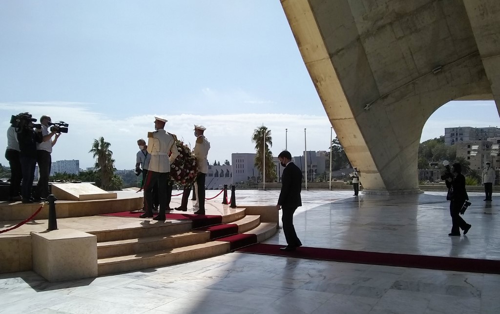 Le chef du Pentagone à Alger pour un nouveau partenariat stratégique