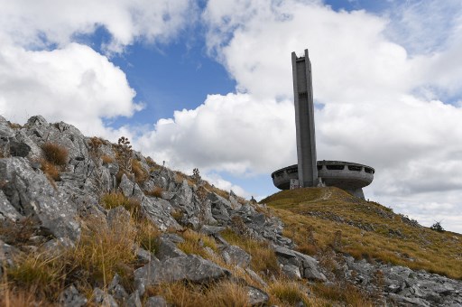 L’ancien siège du parti communiste bulgare, une soucoupe volante sur le sommet du Buzludzha, au cœur des montagnes balkaniques. (Nikolay Doychinov/AFP