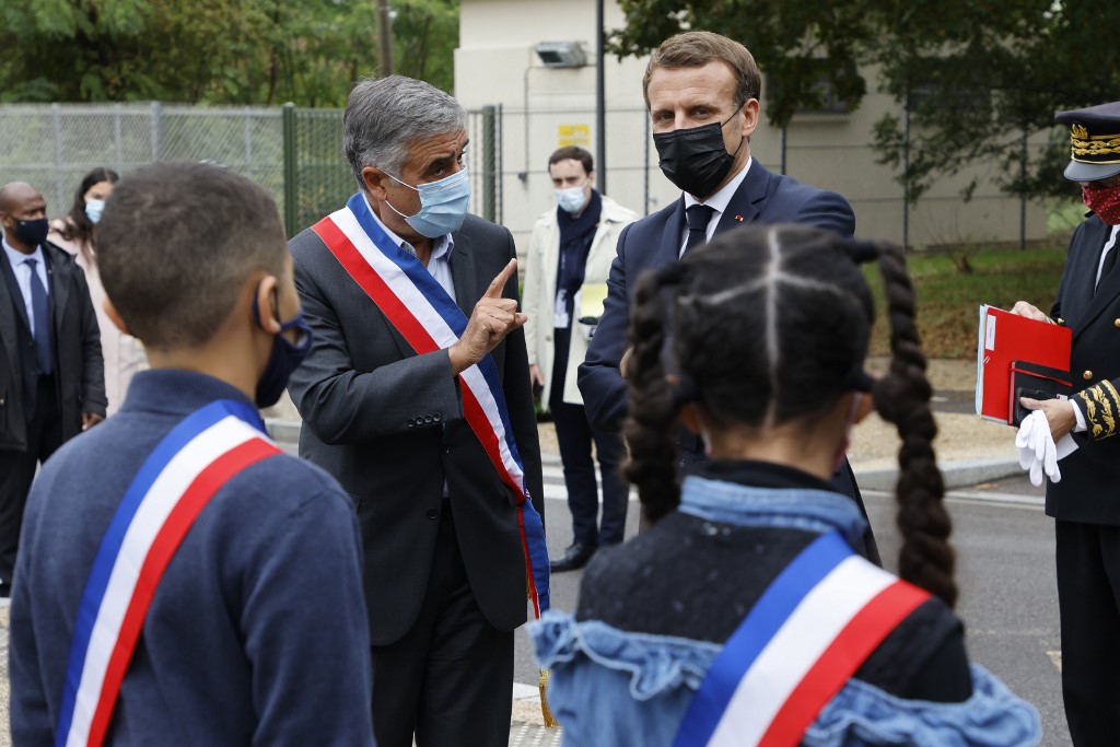 «Séparatisme islamiste»: premières réactions politiques au discours de Macron