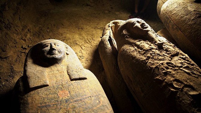L'Egypte dévoile 59 sarcophages intacts, affirmant que c'est "un début"