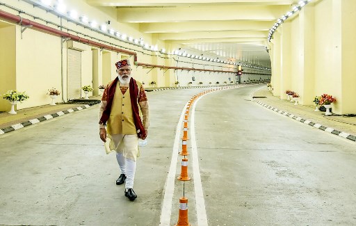 En Inde, Modi inaugure un tunnel vers la frontière chinoise