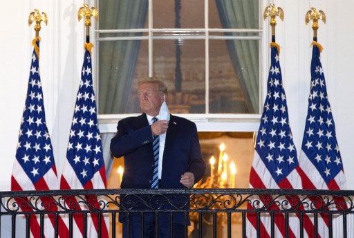 Trump quitte l'hôpital et relance la campagne électorale