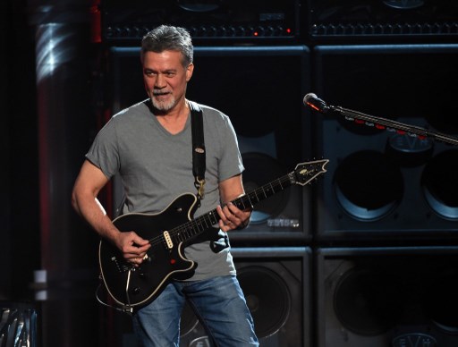 Le rockeur Eddie Van Halen tire sa révérence après un long combat contre le cancer
