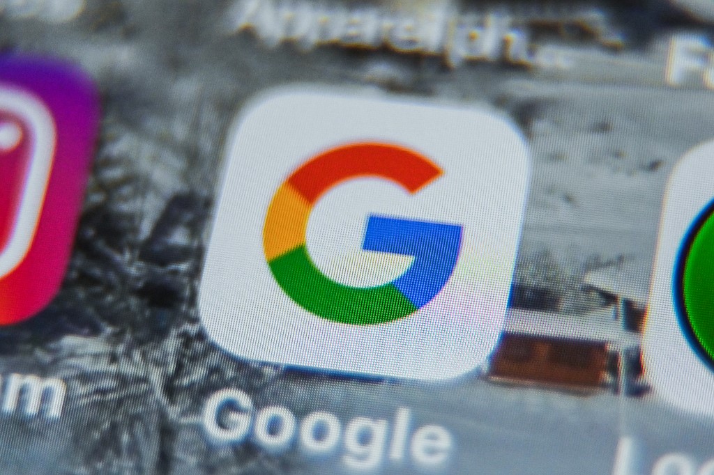 Google, à l'image d'autres grandes plateformes internet comme Facebook, entretient des relations tumultueuses avec les éditeurs de presse qui lui reprochent d'utiliser leurs contenus à son profit, essentiellement publicitaire, sans partager suffisamment la valeur qu'il en tire (AFP)
