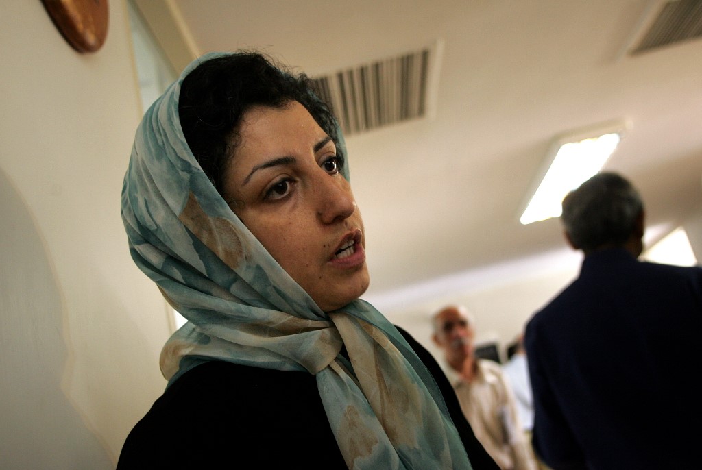 Iran: la militante des droits humains Narges Mohammadi libérée